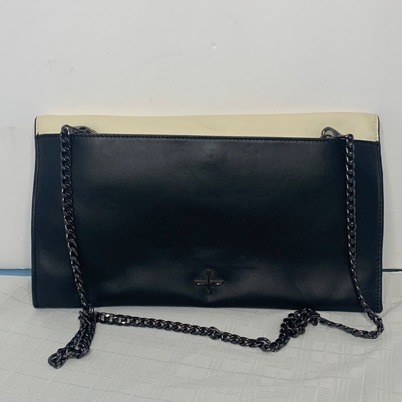 Pour La Victoire Frame Clutch in Black/WhiteColor:Black & White